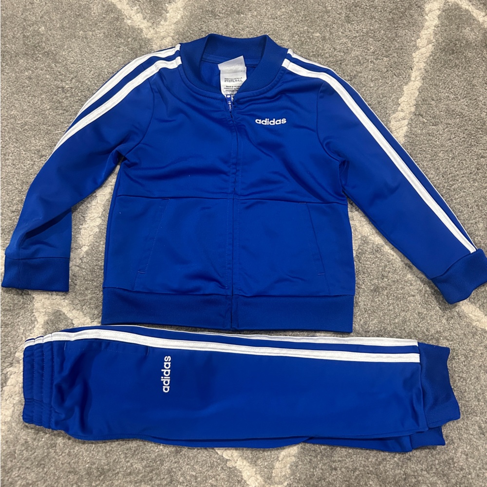 Adidas track suit 2t